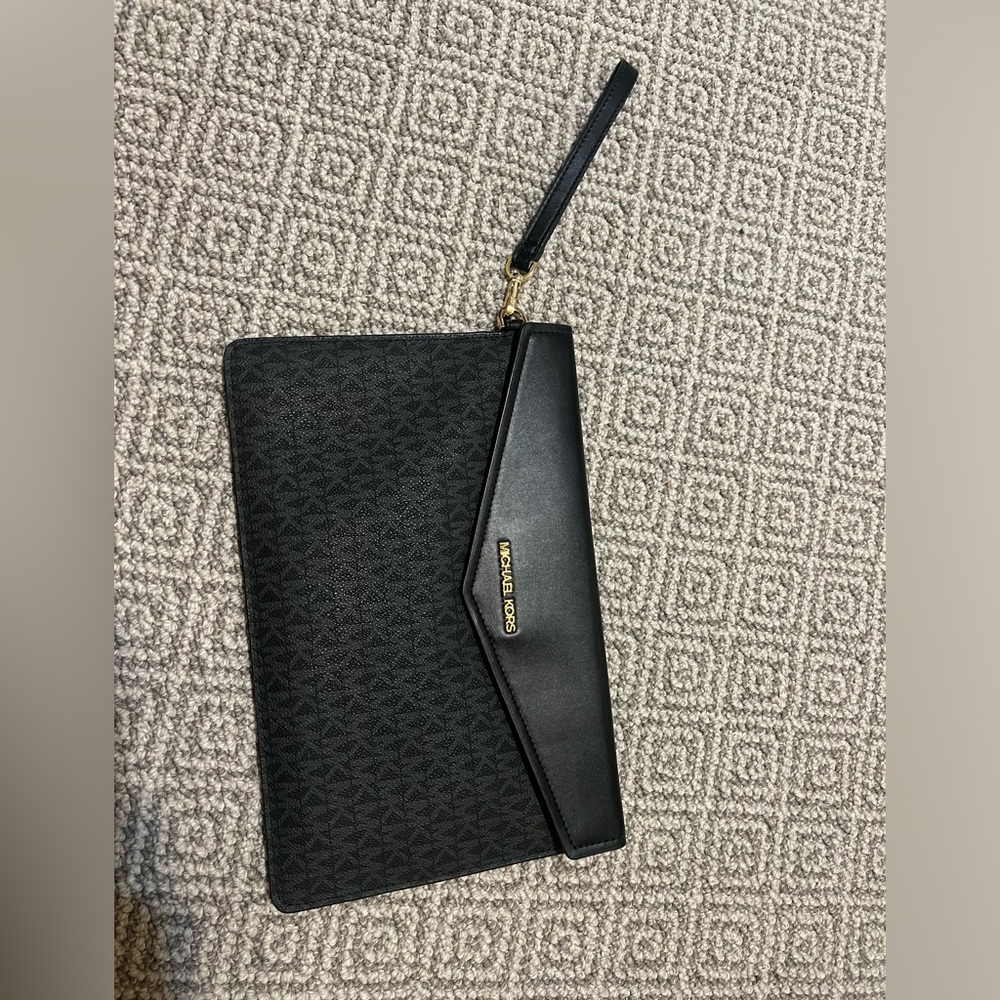Michael Kors Wallet/Wristlet
